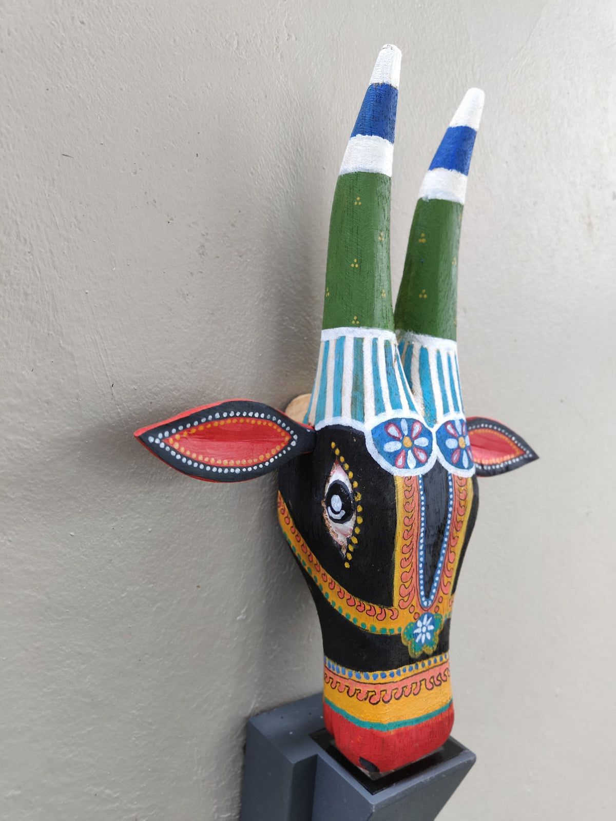 Mango Wood Bull Head Wall Decor - Indian Traditional Art Mask,Gift for Mom