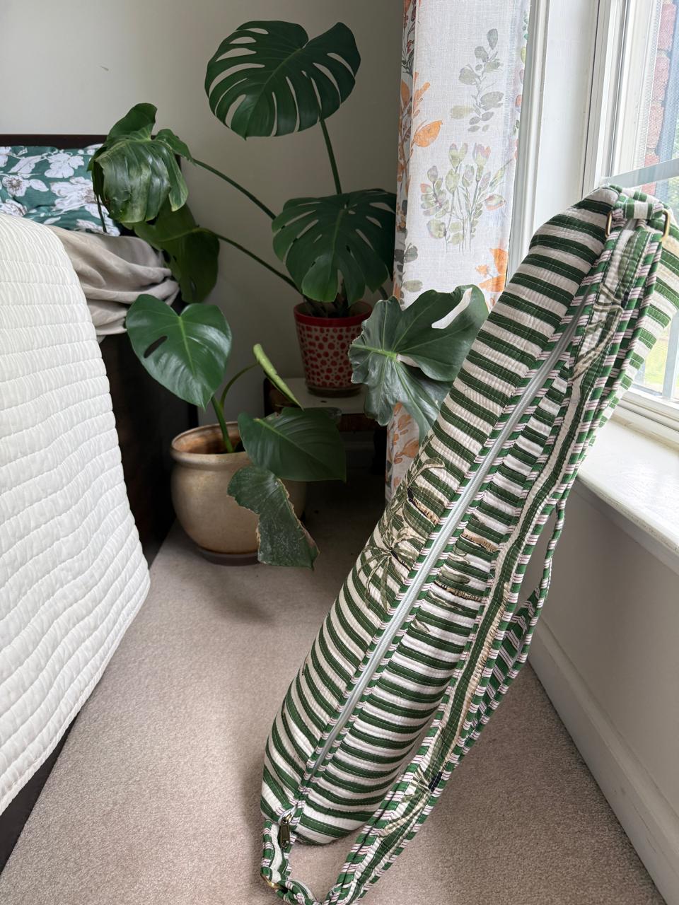 Fern & Flow — Waterproof-Lined Mat Carrier