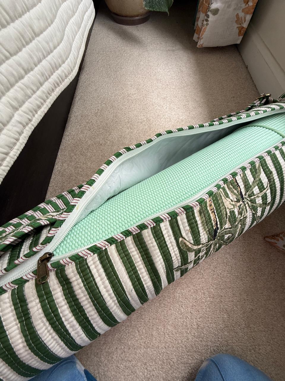Fern & Flow — Waterproof-Lined Mat Carrier