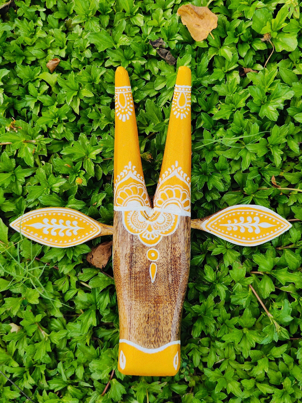 Mango Wood Bull Head Wall Decor, Indian Art Mask (10 inches)