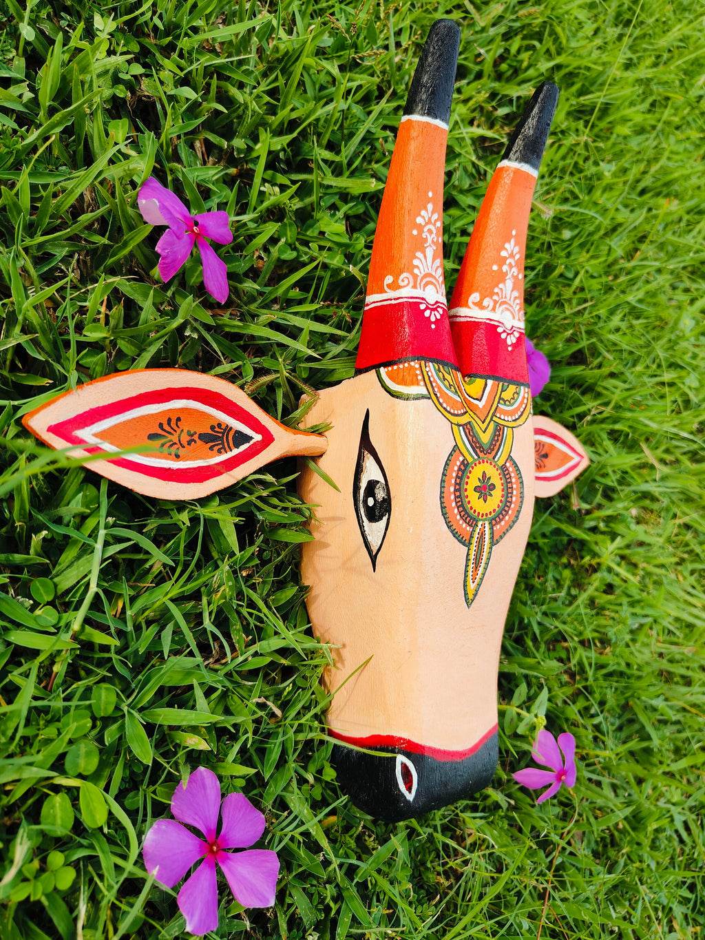 Mango Wood Bull Head Wall Art: Indian Alpona Style